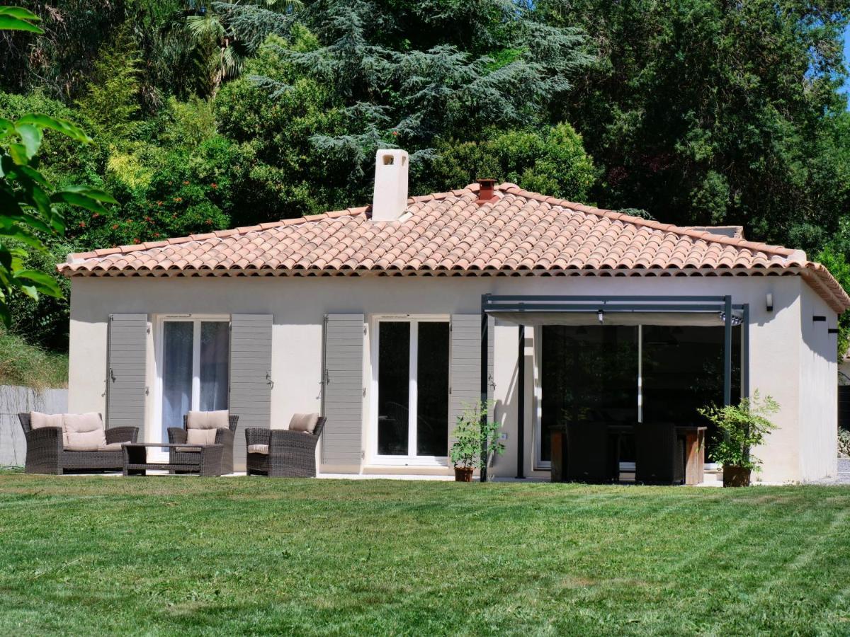 Les Yuccas -Maison Neuve Avec Un Jardin A Saint Paul De Vence Exterior photo